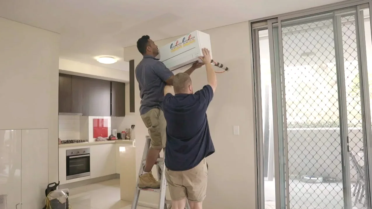 Instalação de ar-condicionado split em apartamento na orla do Recife